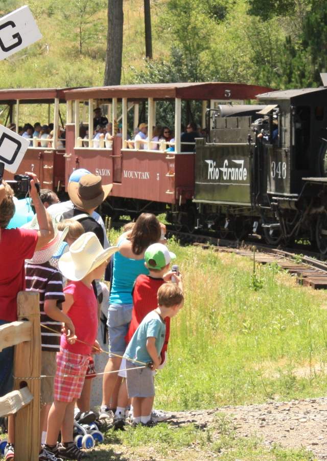 Golden-colorado-railroad-museum-families-header