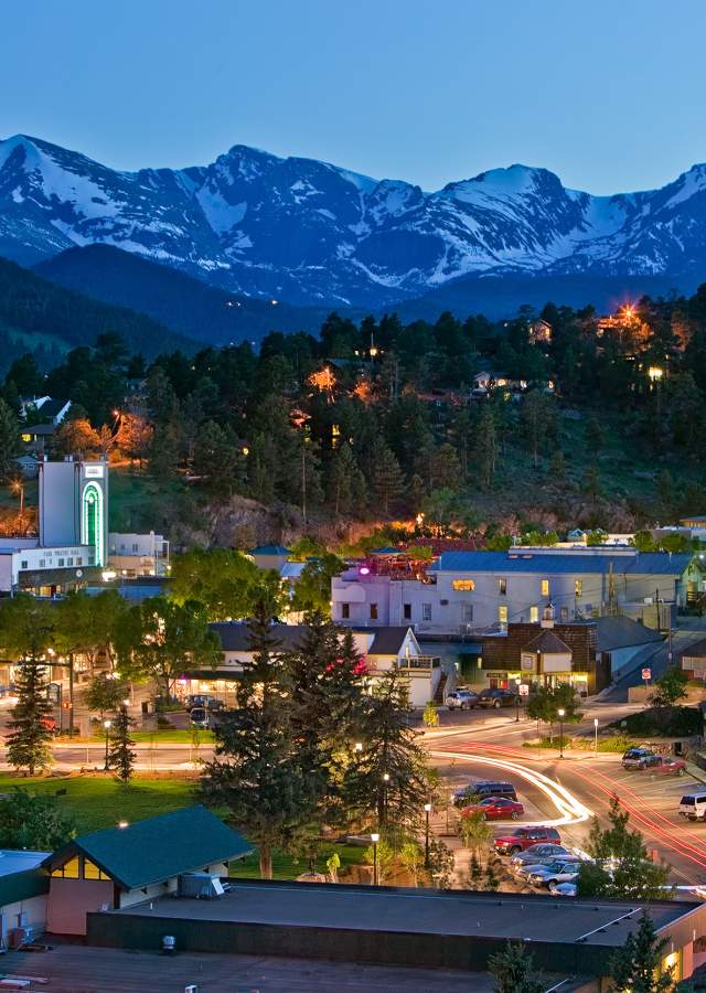 estes-park-downtown-dusk