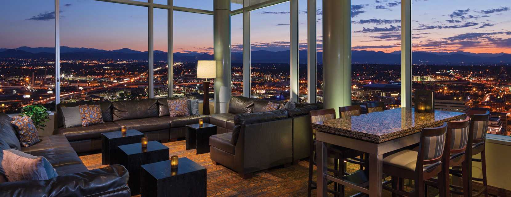 Peaks Lounge at Hyatt Regency