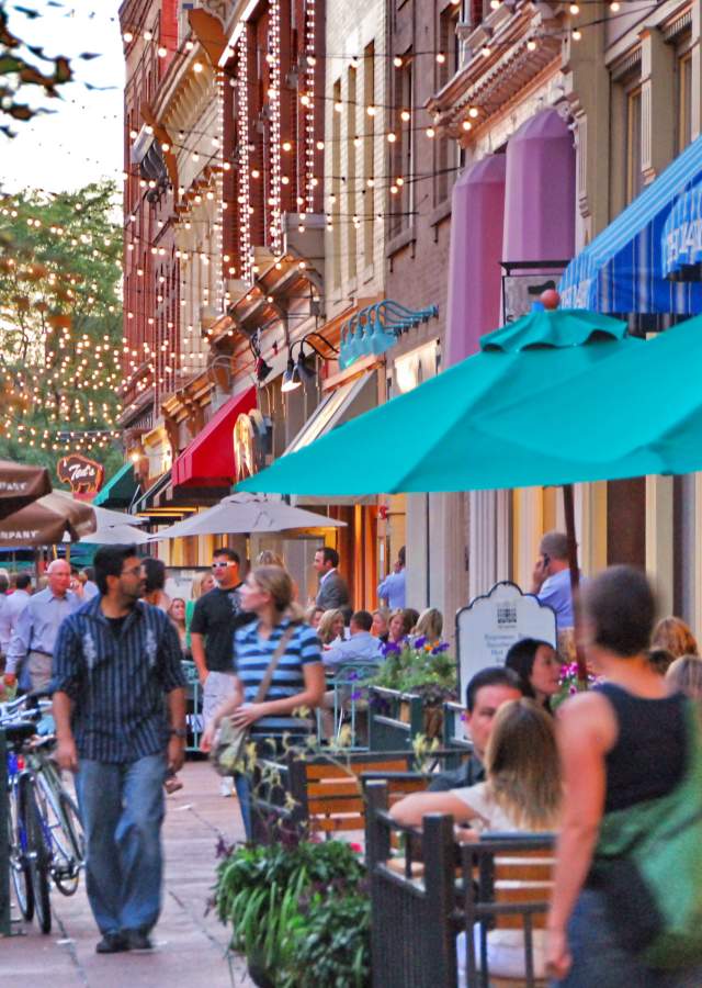 larimer-square-outdoor-dining-dusk